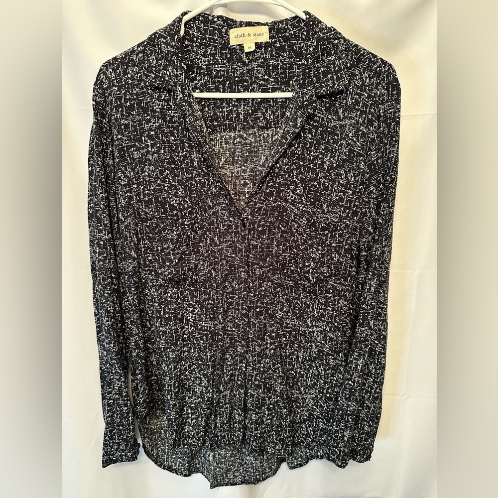 CLOTH & STONE Size‎ M Black White Splatter Crosshatch Print Collared Button Down